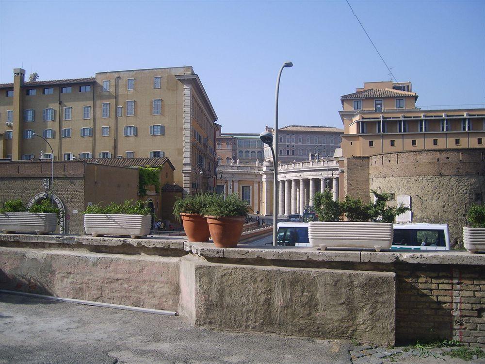 All'Ombra Del Cupolone Rome Buitenkant foto